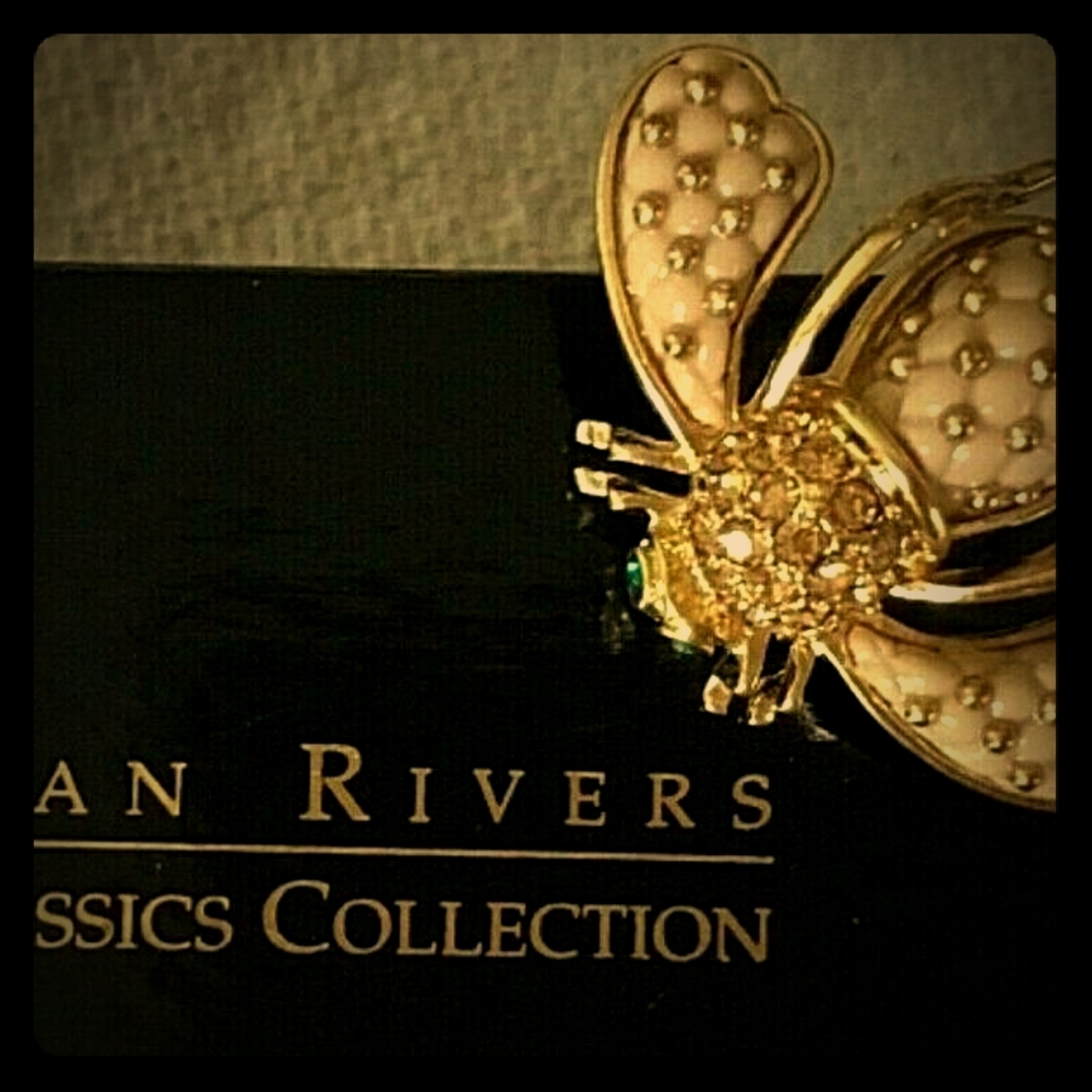 Joan Rivers Quilted bee beige stunning new